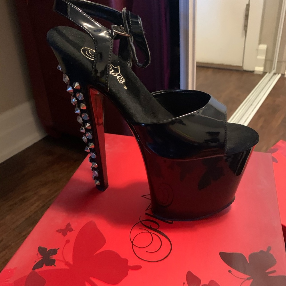 Stripper shoes